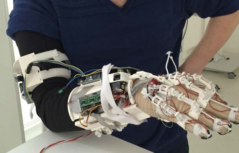 Le contrôl d&rsquo;un bras virtuel à partir d’un exosquelette