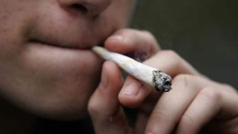 Est-ce que les fumeurs de cannabis sentent leurs exclusions sociales ?