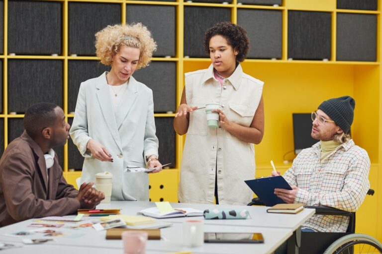 Comment les sentiers de la collaboration peuvent-ils être explorés ?
